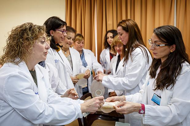Cursos i seminaris Oferim cursos i seminaris adreçats a tots els professionals del Vall d'Hebron Barcelona Hospital Campus.