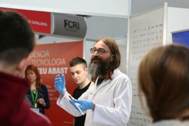 Xerrades científiques Xerrada en una fira de divulgació científica